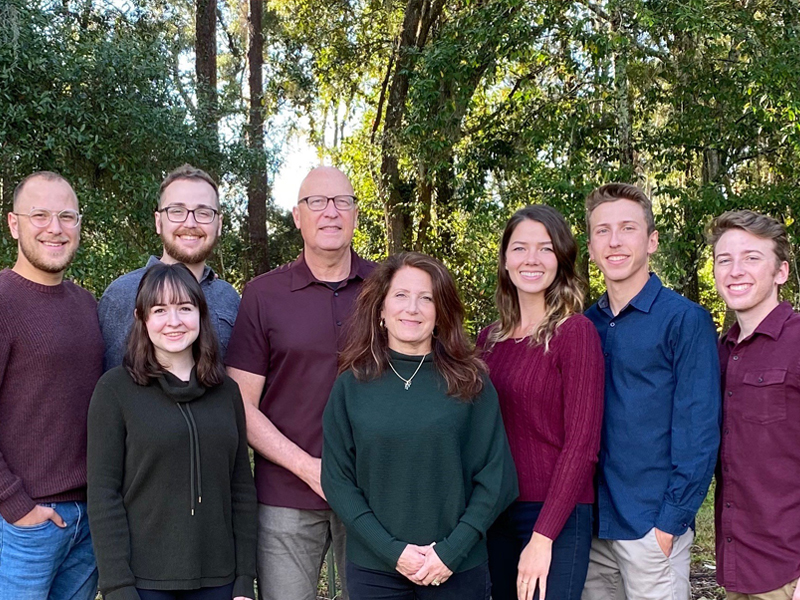 Christmas Family Photo 800x600